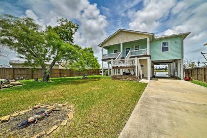 Waterfront Rockport Home with Dock and 2 Kayaks!