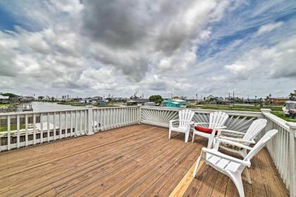 Waterfront Rockport Home with Dock and 2 Kayaks! - image 2