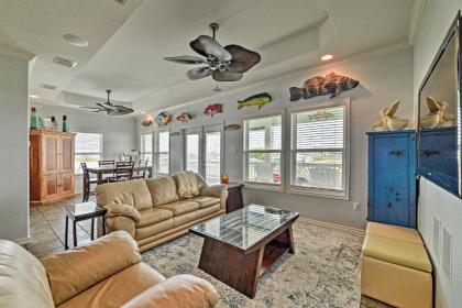 Waterfront Rockport Home with Dock and 2 Kayaks! - image 4