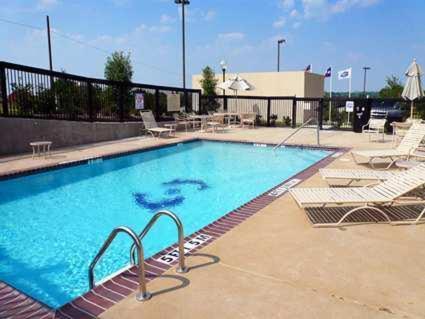 Hampton Inn Dallas-Rockwall - image 7