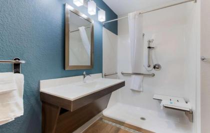 WoodSpring Suites Dallas Rockwall - image 11