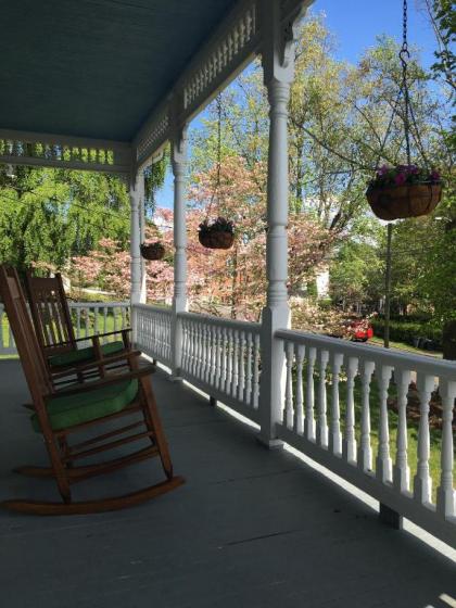 The Claiborne House - image 15