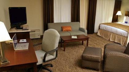 DoubleTree by Hilton Rocky Mount - image 19