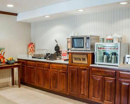 Quality Inn Rocky Mount - image 9