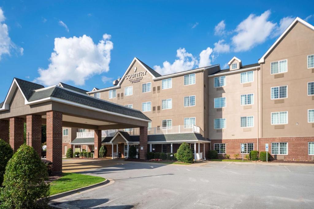 Country Inn & Suites by Radisson Rocky Mount NC - main image