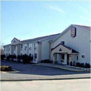 Americas Express Inn Rocky Mount - image 2