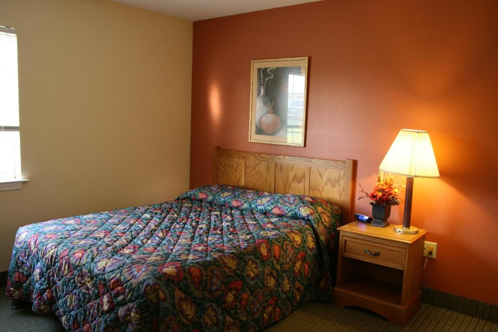 Affordable Suites Rocky Mount - image 4