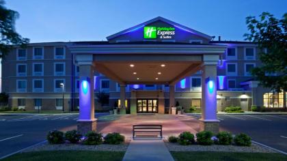 Holiday Inn Express Hotel & Suites Rogers an IHG Hotel - image 2