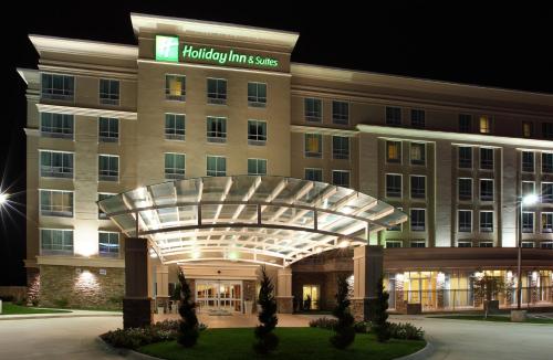 Holiday Inn and Suites Rogers at Pinnacle Hills an IHG Hotel - main image