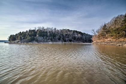 Cozy Rogers Studio Apt with Lake Access and Fire Pit! - image 3