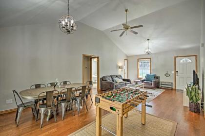 Spacious Rogers House with Beaver Lake Access! - image 4