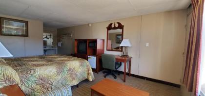 Economy Inn - image 5