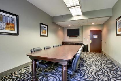 Hampton Inn Rolla - image 10