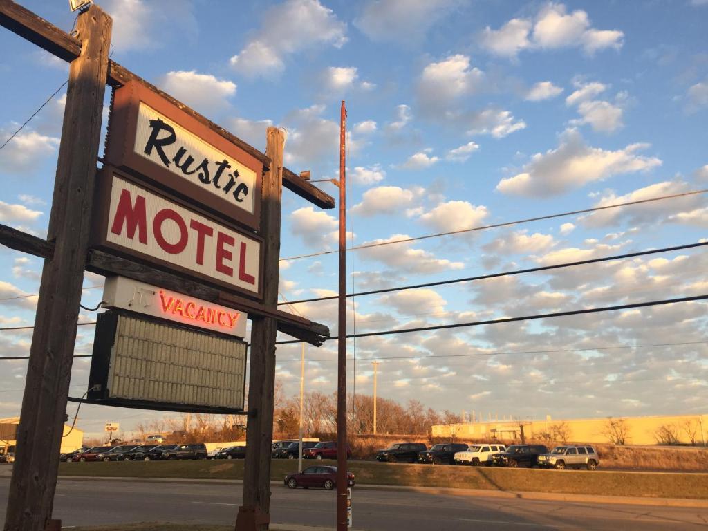 Rustic Motel Rolla - main image