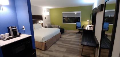 Holiday Inn Express Schaumburg-Rolling Meadows an IHG Hotel - image 18