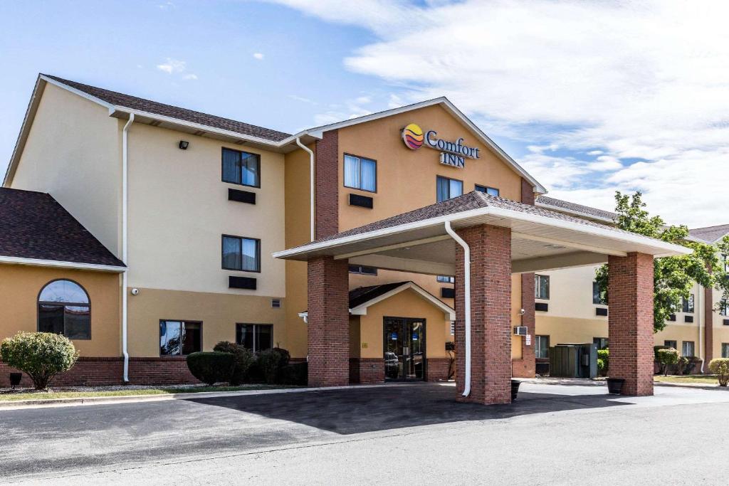 Comfort Inn Romeoville - Bolingbrook - main image