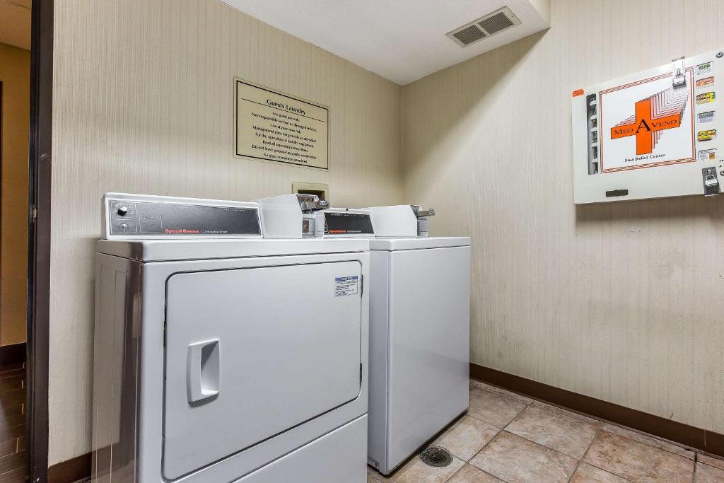 Comfort Inn Romeoville - Bolingbrook - image 2