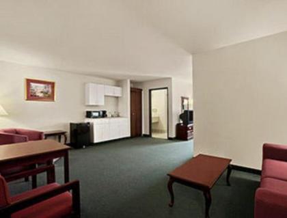 Days Inn & Suites by Wyndham Romeoville - image 10