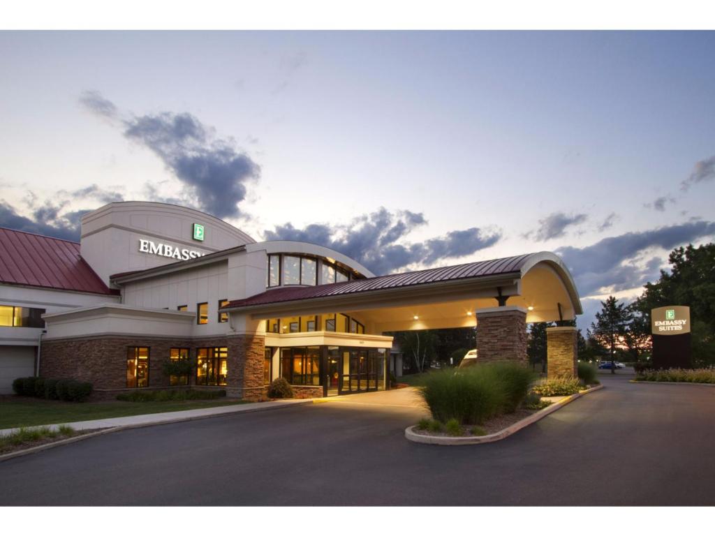 Embassy Suites Detroit Metro Airport - main image