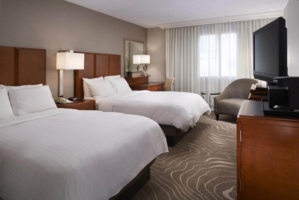 Detroit Metro Airport Marriott - image 6