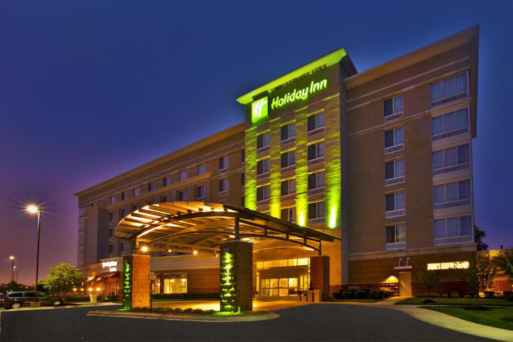 Holiday Inn Hotel Detroit Metro Airport an IHG Hotel - main image