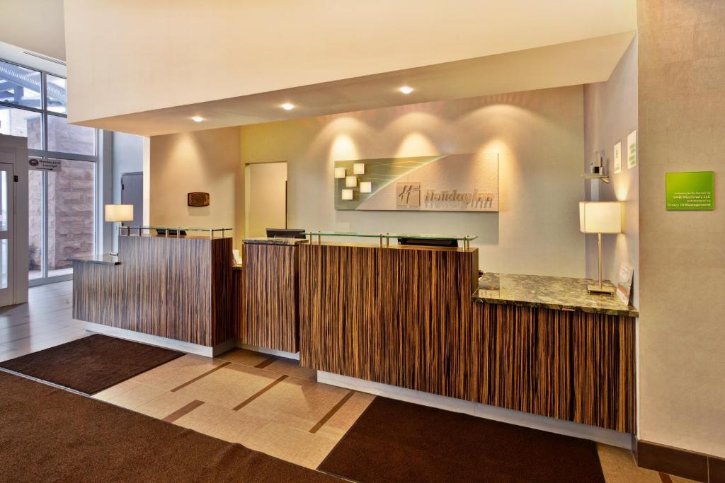 Holiday Inn Hotel Detroit Metro Airport an IHG Hotel - image 4