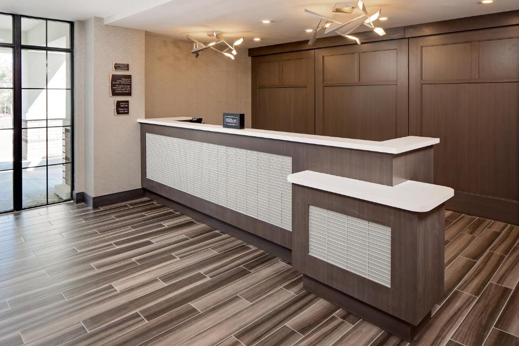 Homewood Suites By Hilton Ronkonkoma - image 5