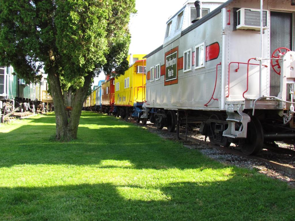 Red Caboose Motel & Restaurant - image 2