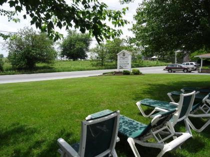 Amish Country Motel - image 10