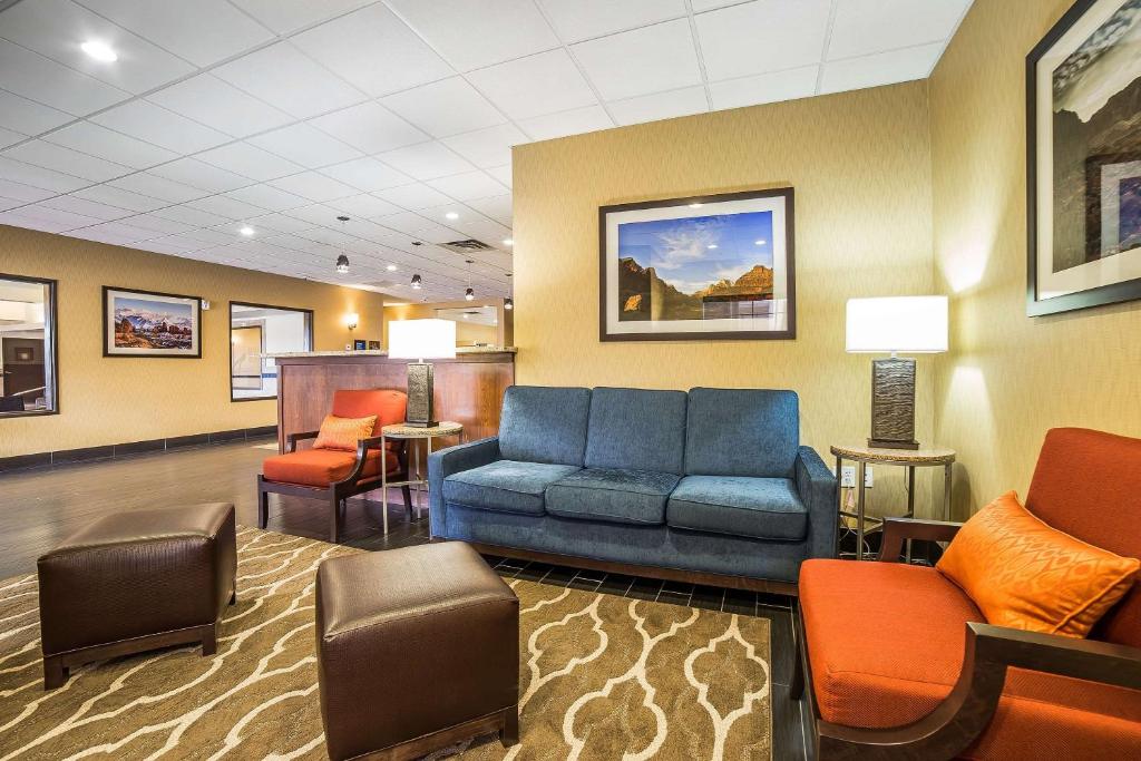 Comfort Inn Ballard-Roosevelt - image 6