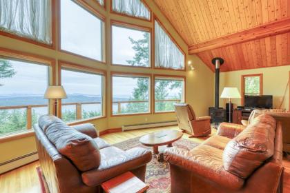 2 Bed 2 Bath Vacation home in Orcas Island Rosario