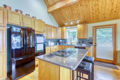 2 Bed 2 Bath Vacation home in Orcas Island - image 4