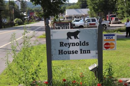 Reynolds House inn - image 9