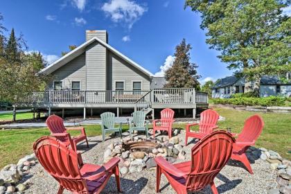 Roscommon Home with Deck 7 mi to Higgins Lake Michigan