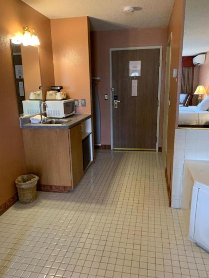 North Country Inn & Suite - image 5