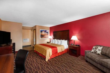 Days Inn by Wyndham Roseburg - image 10