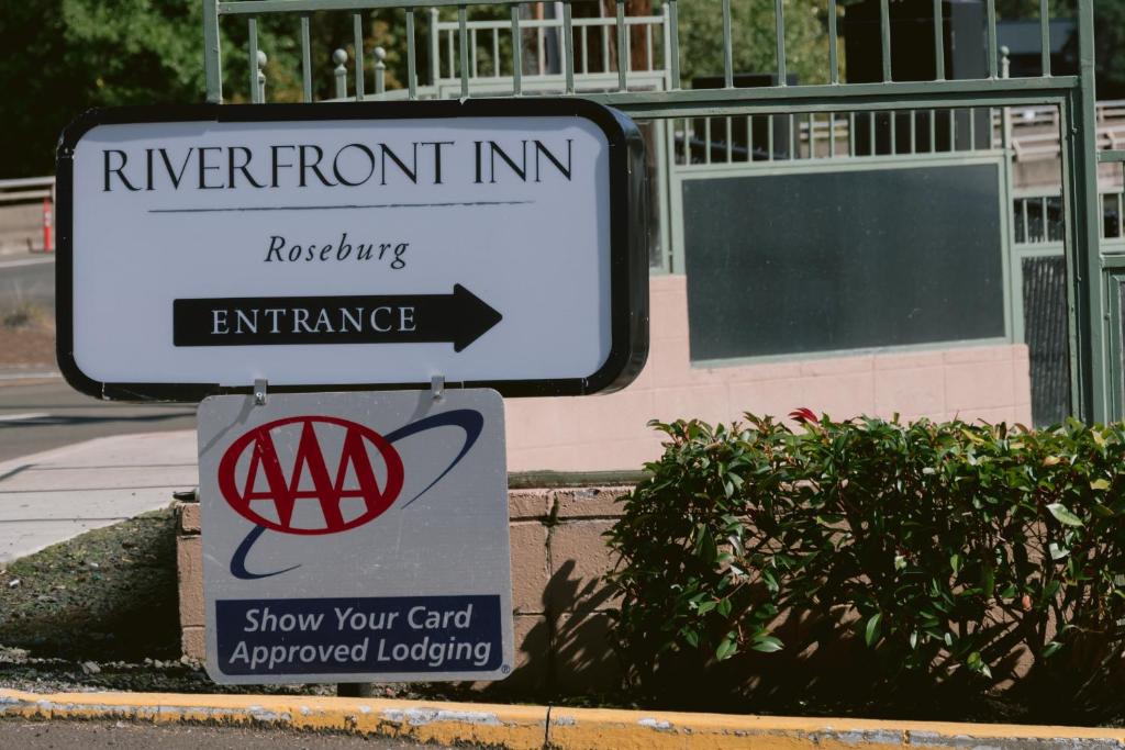 Riverfront Inn Roseburg - image 4