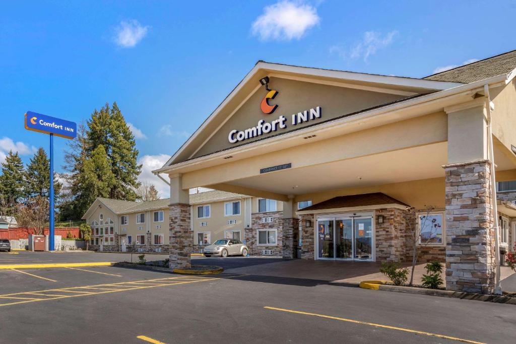 Comfort Inn Roseburg - main image