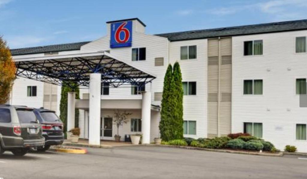 Motel 6-Roseburg OR - main image