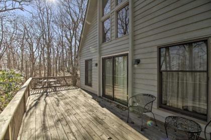 Cozy Wintergreen Cabin Near Mountain Inn and Slopes! - image 4