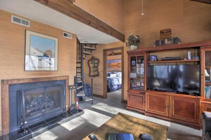 Wintergreen Home with Hot Tub Deck and Mountain Views - image 11