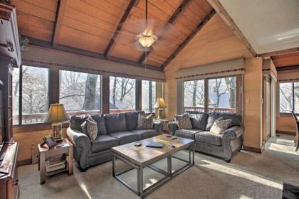 Wintergreen Home with Hot Tub Deck and Mountain Views - image 12