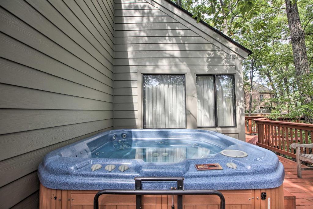 Wintergreen Home with Hot Tub Deck and Mountain Views - image 3