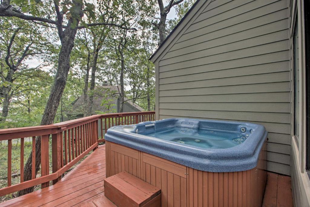 Wintergreen Home with Hot Tub Deck and Mountain Views - image 4