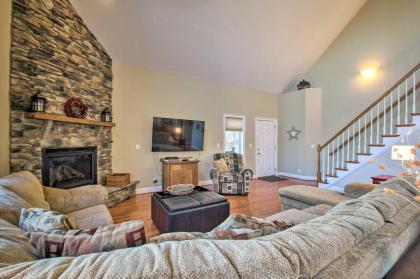 Blue Ridge Home with Mtn Views and On-Site Skiing! - image 10