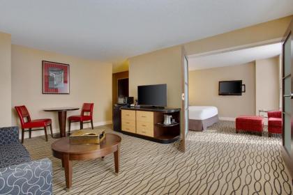 Hilton Rosemont Chicago O'Hare - image 20