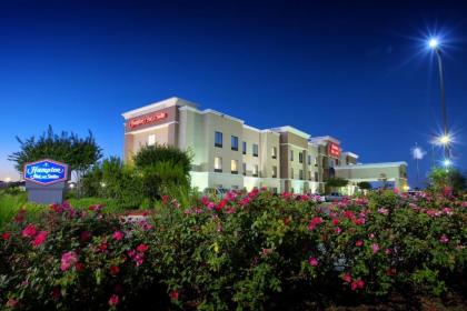 Hampton Inn & Suites Houston Rosenberg - image 13