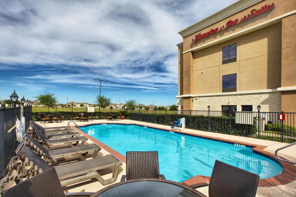 Hampton Inn & Suites Houston Rosenberg - image 4