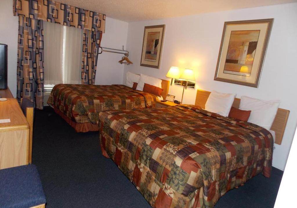 Norwood Inn and Suites - Roseville - image 5