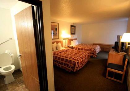 Norwood Inn and Suites - Roseville - image 6